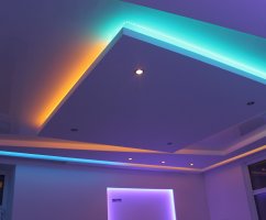 Установка и фото натяжных потолков с подсветкой по периметру